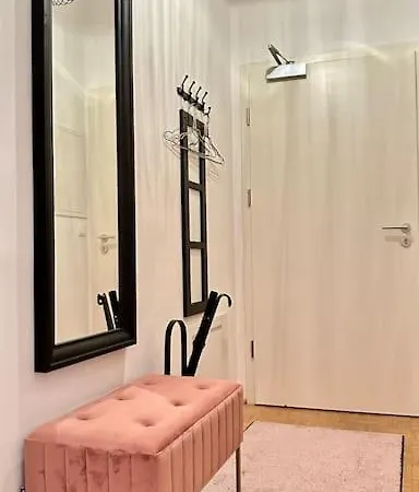 Takara 01 Im Zentrum Klagenfurt am Woerthersee