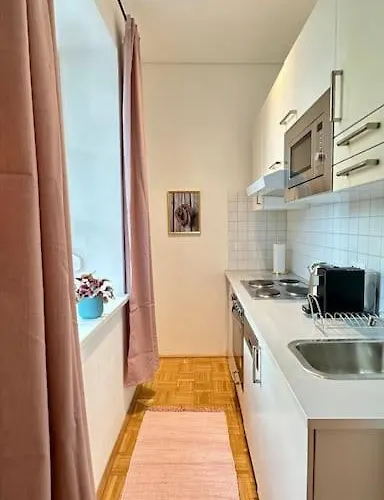 Takara 01 Im Zentrum * קלגנפורט